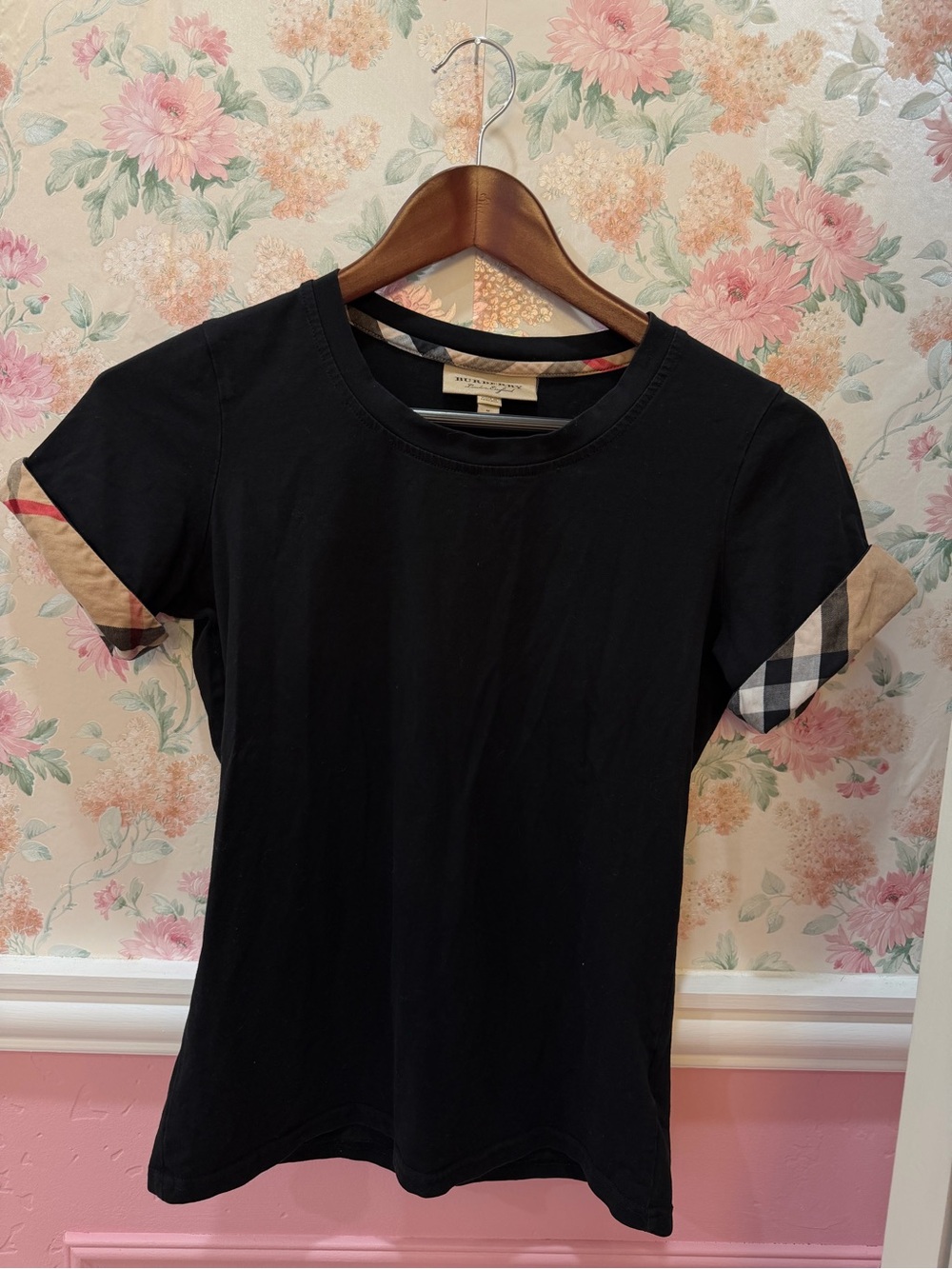 Burberry Black Cotton Short Sleeve Tee with Vintage Check Cuff